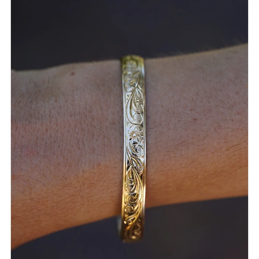 Royal Hawaiian Heritage 14k Solid Gold Floral Bangle Bracelet 7.74mm 7.25